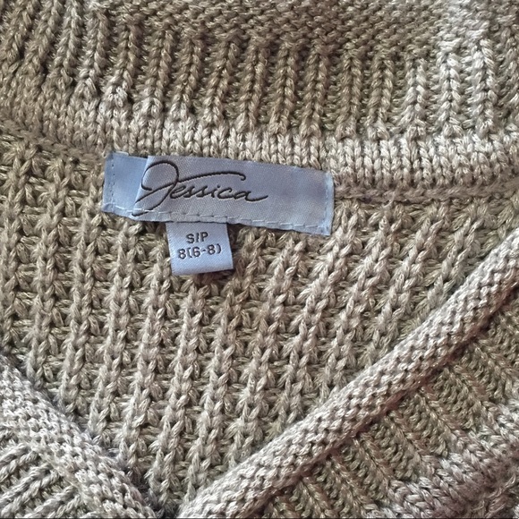 V-Neck Knit Blouse - Picture 6 of 7